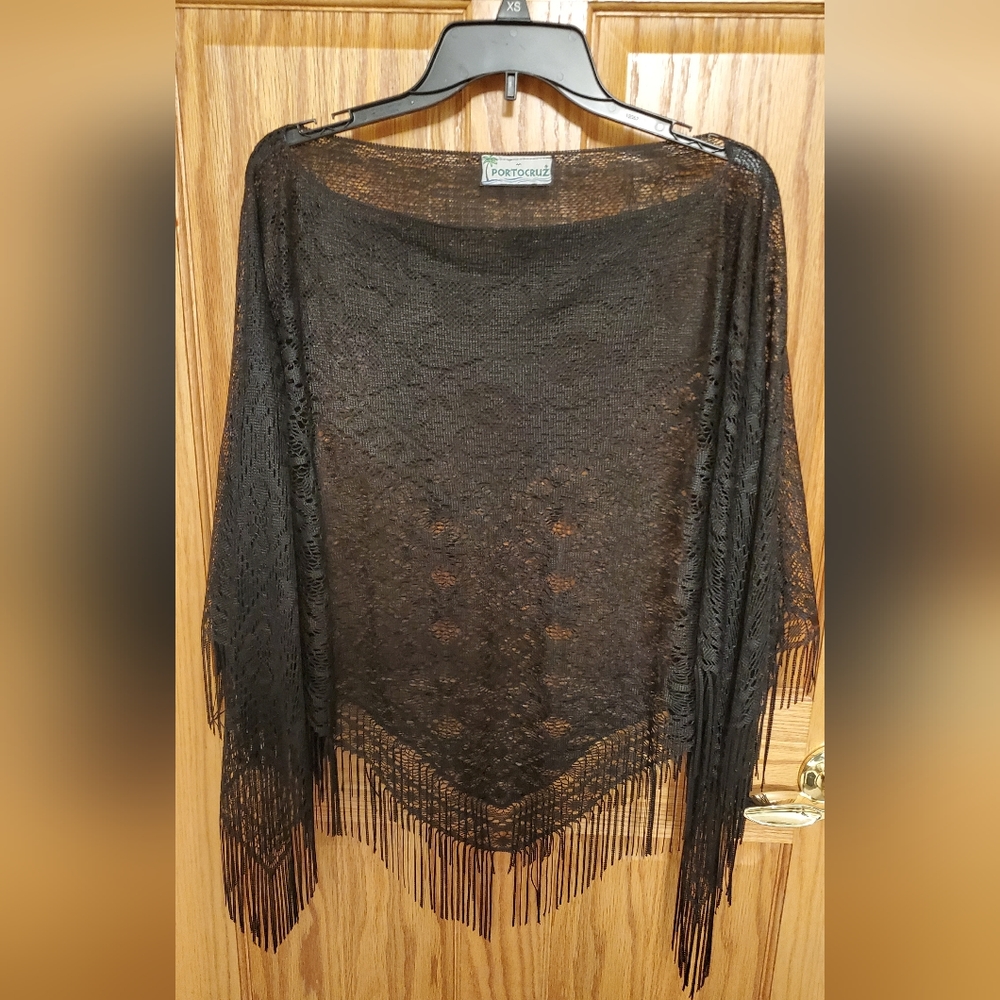Portocruz black fring poncho